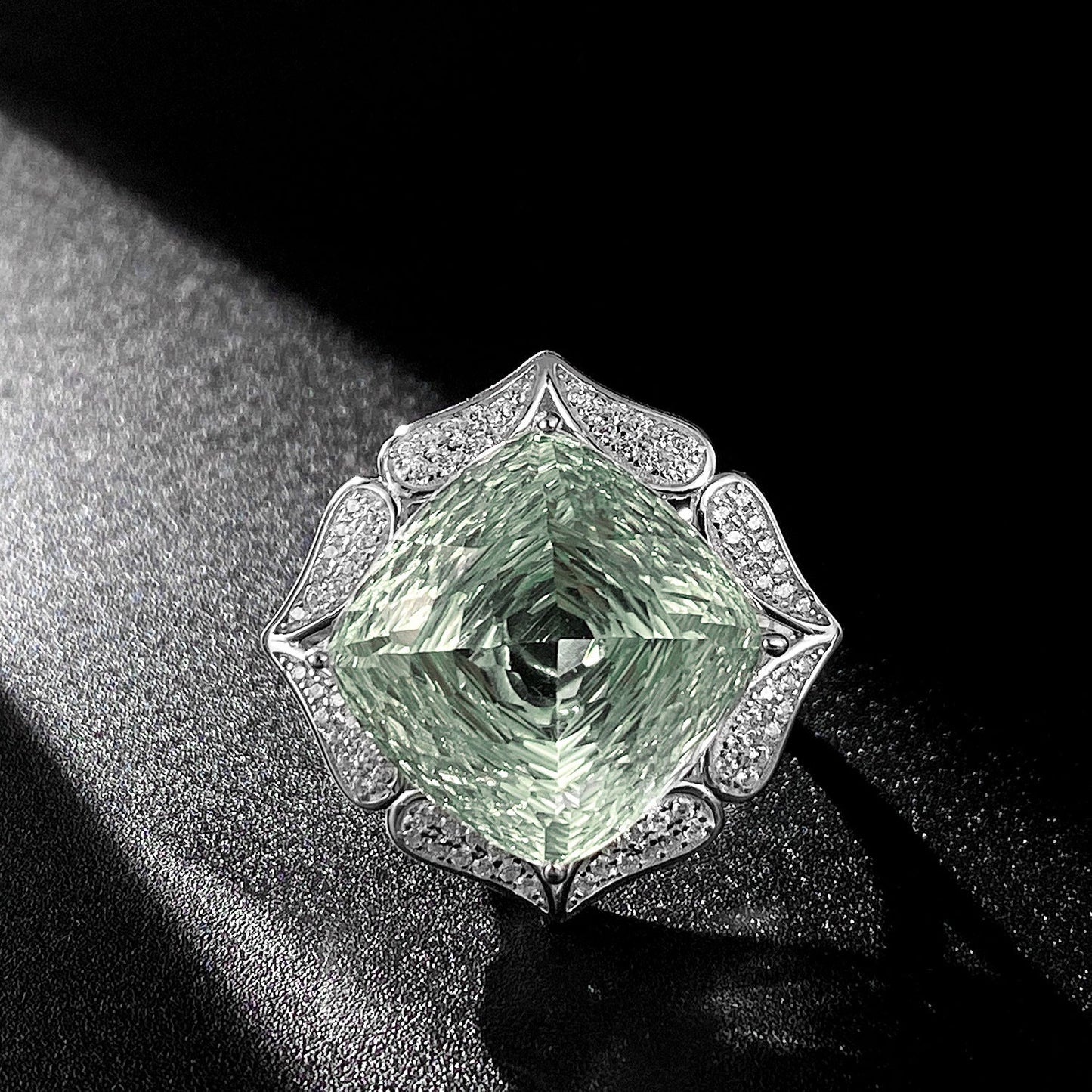 Ins Wind Luxury Crystal Ring Femininity Silver Set With Large Natural Green Crystal