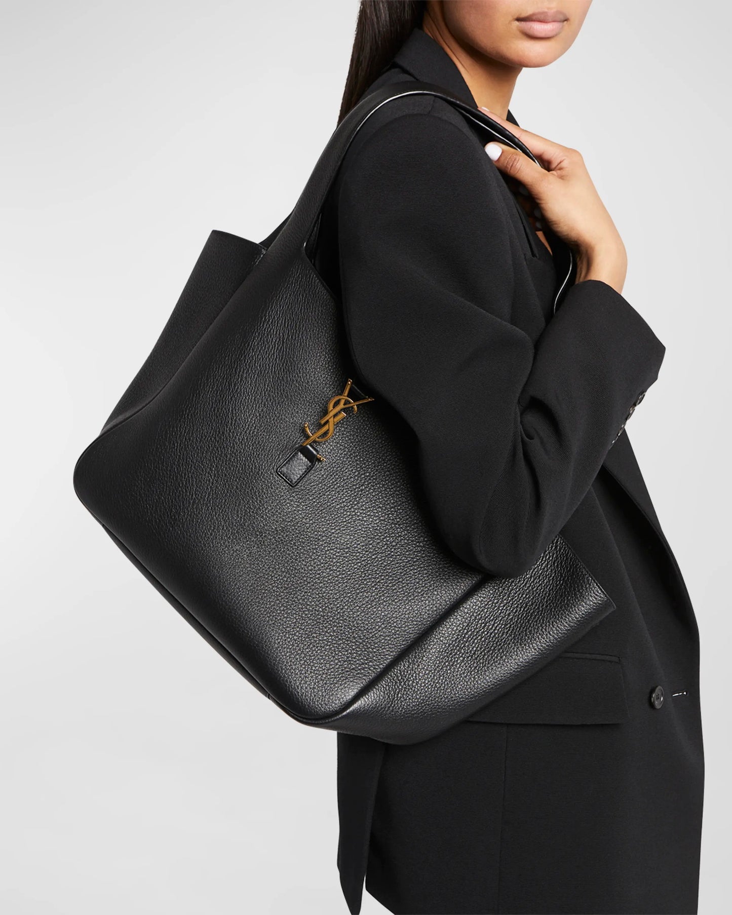 SAINT LAURENT Le 5 À 7 Bea Shoulder Bag