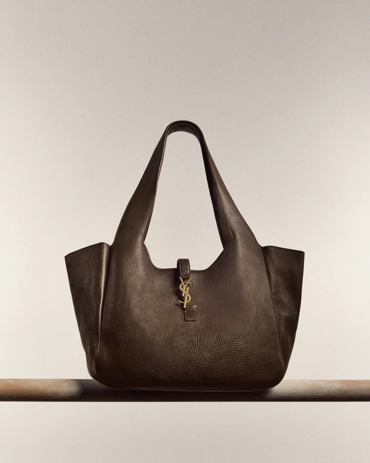 SAINT LAURENT Le 5 À 7 Bea Shoulder Bag